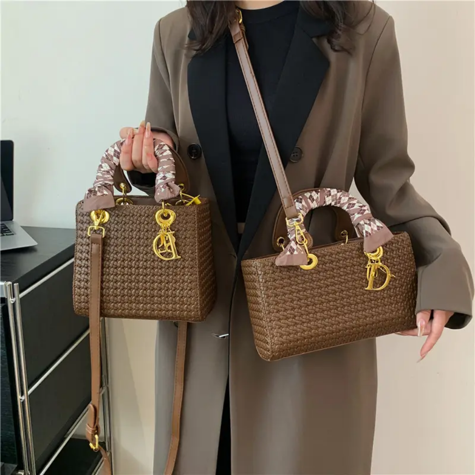 Luxury Textured Handbag with Shoulder Strap  image 2